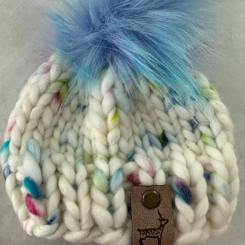 💜 Chunky Knit Beanie with Blue Pom